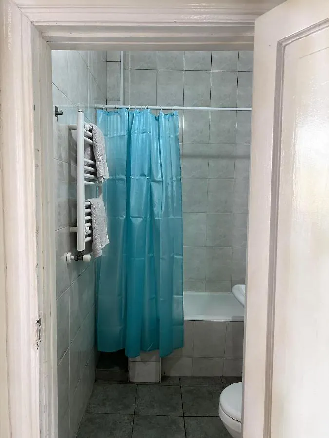 טביליסי Riverfront Apartment